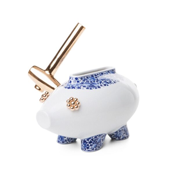 THE KILLING OF THE PIGGY BANK MOOOI