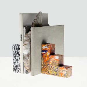 РАЗДЕЛИТЕЛИ ЗА КНИГИ SWIRL STEPPED – КОМПЛЕКТ ОТ 2 БРОЯ TOM DIXON