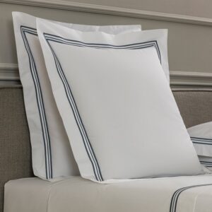 КАЛЪФКА ЗА ВЪЗГЛАВНИЦА TRIPLO BOURDON WHITE/DARK AZURE 65X65