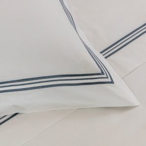 КАЛЪФКА ЗА ВЪЗГЛАВНИЦА TRIPLO BOURDON WHITE/DARK AZURE 65X65