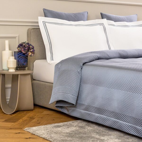 ПОКРИВКА ЗА ЛЕГЛО LUXURY HERRINGBONE DARK AZURE
