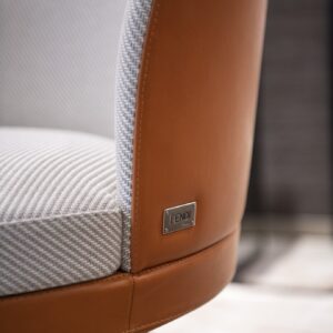 Стол Doyle Apricot Orange Fendi