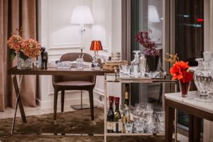 Висок клас мебели 4 - Elegant Living Висок клас мебели 4 - офис